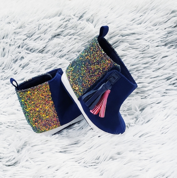 Baby Girls Booties - Picture 2 of 4